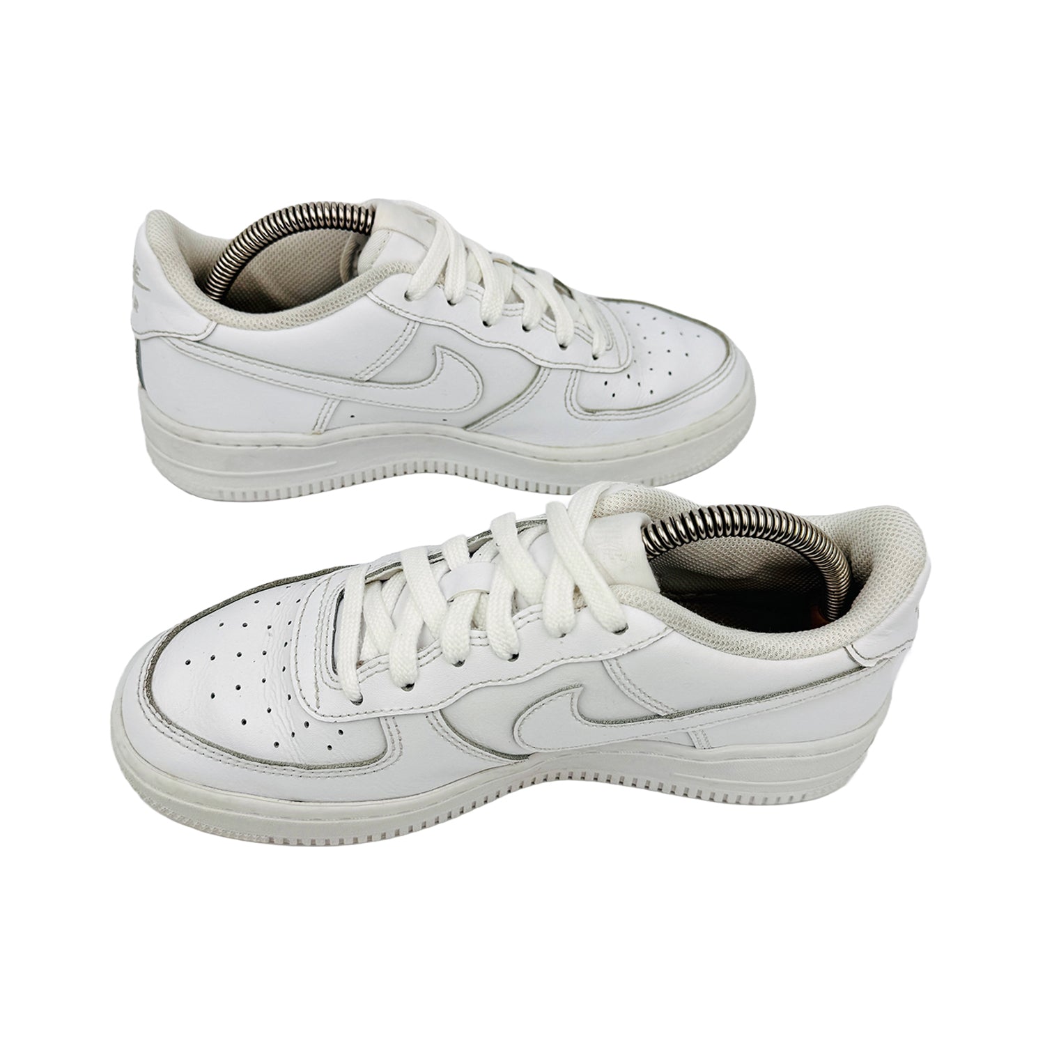 Cross image of Nike Unisex White Air Force 1 LE Sneakers (Size 36.5) - FV5951-111