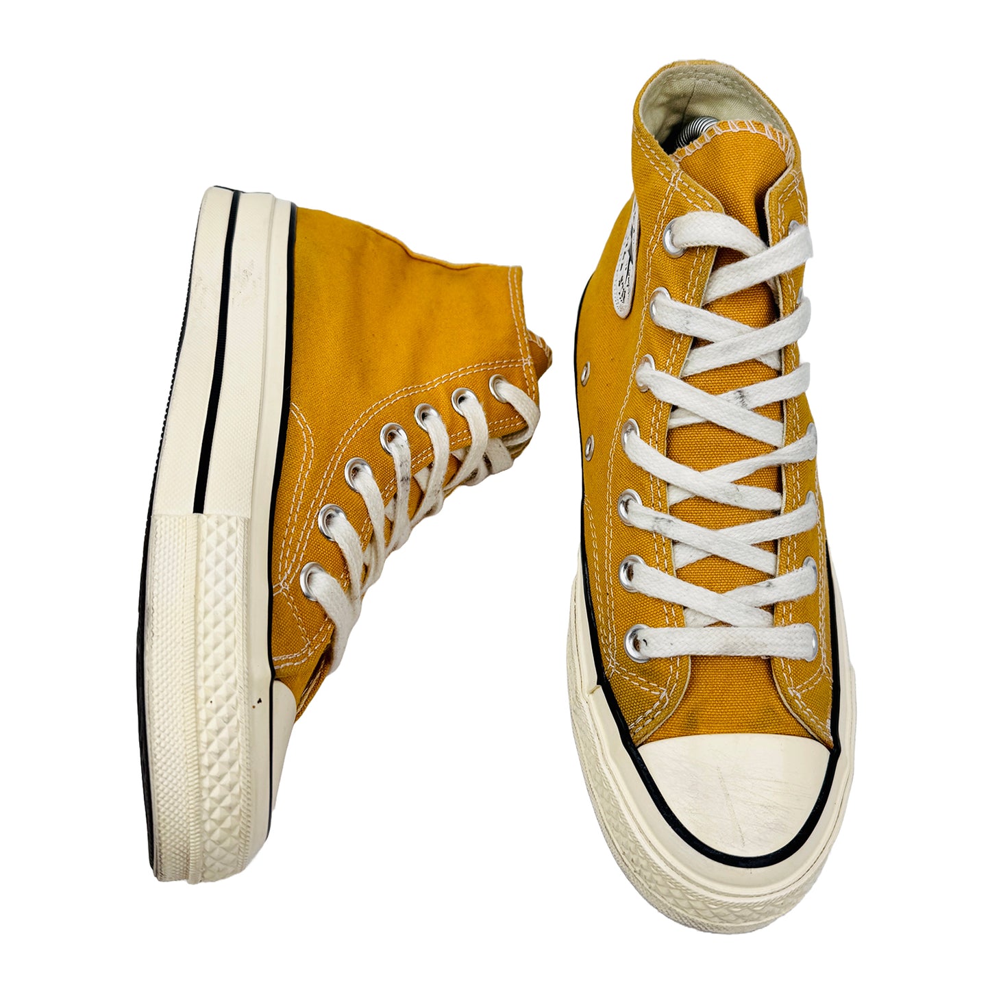 One shoe side and one shoe Front Image of Converse Chuck Taylor All Star 70 Hi Shoes (Size 37) 162054C