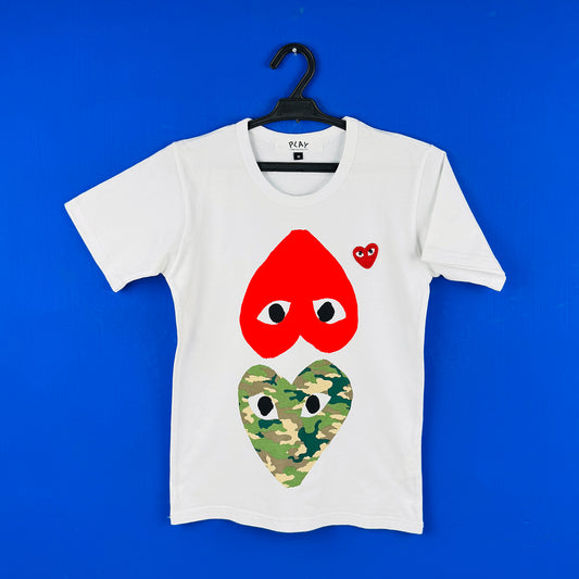 Comme Des Garcons Play Camo And Red Heart Print T-Shirt (Size Medium) - AZ-T105