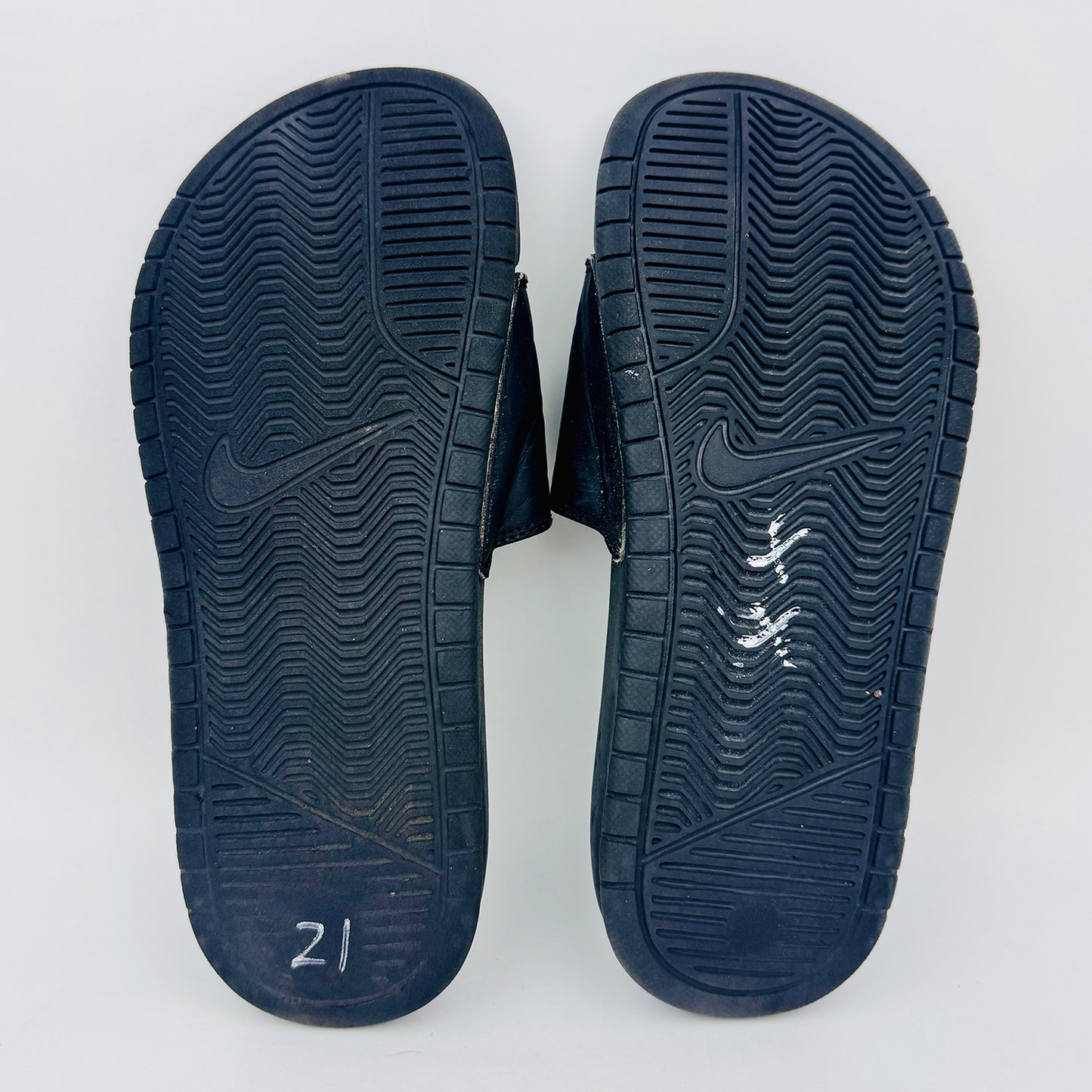 Nike Benassi Slides (Size 36/37) - 555628-002